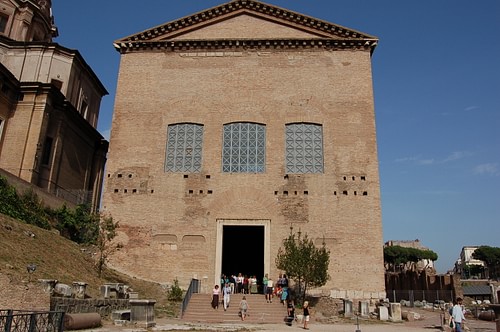 The Curia (by Chris Ludwig, Copyright)