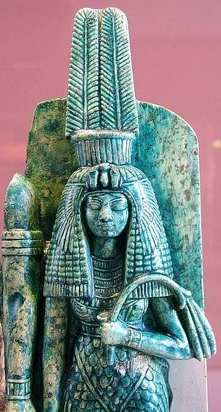 Queen Tiye Amulet (by 83d40m, Public Domain)