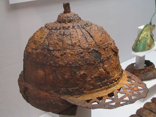 Gaya Iron Helmet (by Pressapochista, CC BY-SA)