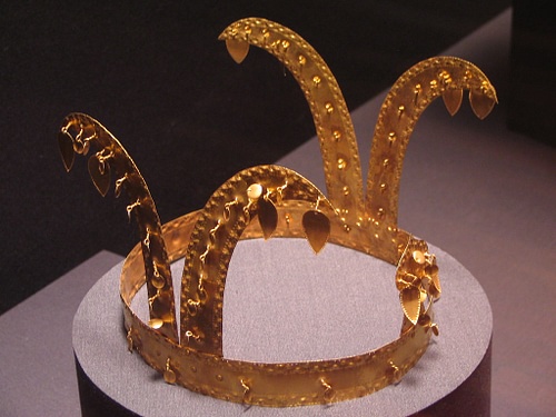 Gold Gaya Crown