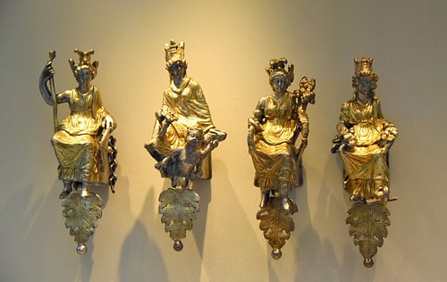 Ornamentos para móveis Tyche