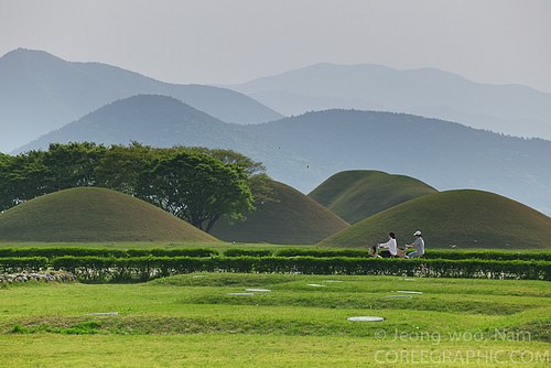 Silla Tombs of Gyeongju (by Jeong woo Nam, CC BY-NC-ND)