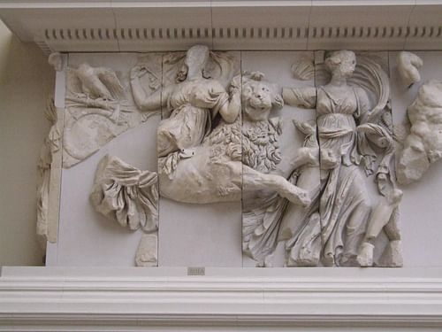 Rhea Riding a Lion (by Claus, CC BY-SA) Rhea Riding a Lion (by Claus, CC BY-SA)