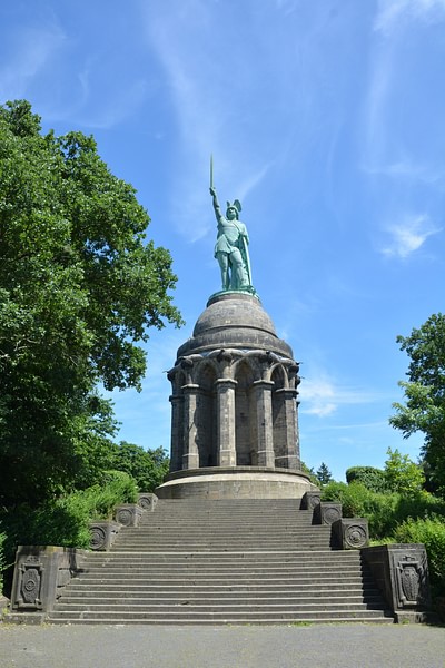 Statue of Arminius