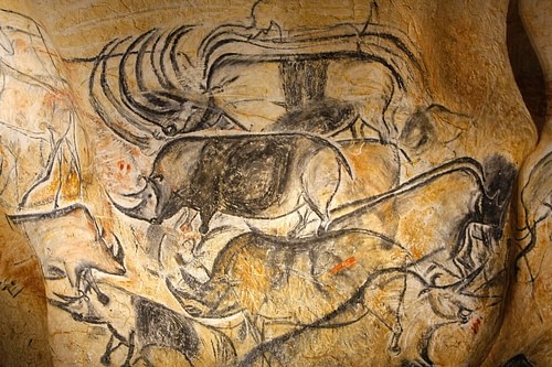 Panel of the Rhinos, Chauvet Cave (Replica) (by Patilpv25, CC BY-SA)