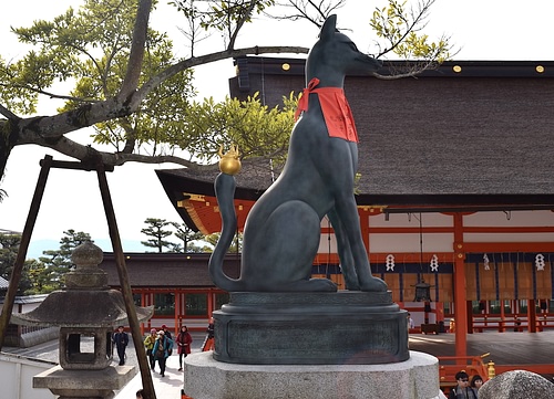 İnari 7 Mitolojiler.com Fox Statue, Fushimi Inari Shrine
