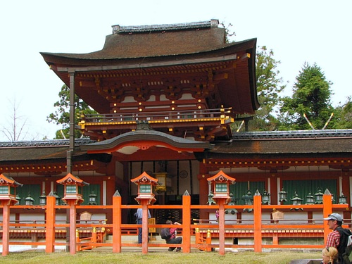 Chumon Gate, Kasuga Taisha (by Bernard Gagnon, CC BY-SA)