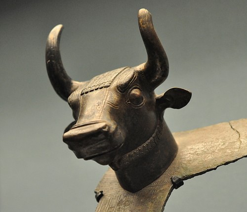 Bronze Bull Head from Urartu (by Osama Shukir Muhammed Amin, Copyright)
