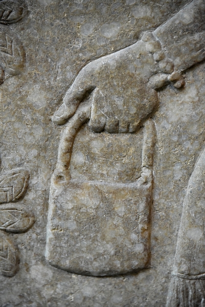 Bucket Held by an Apkallu