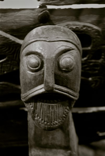 Cabeça de Viking esculpida (por Astrid Westvang, CC BY-NC-ND)