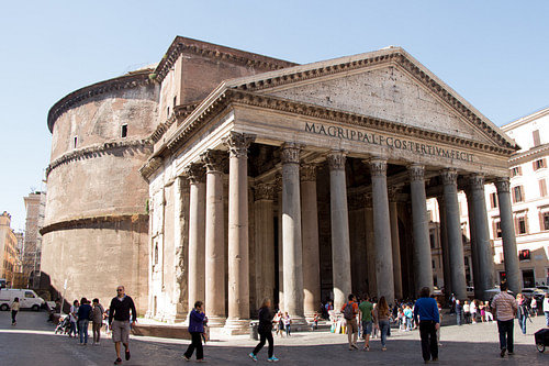 Rome's Pantheon (by Capitu, CC BY)
