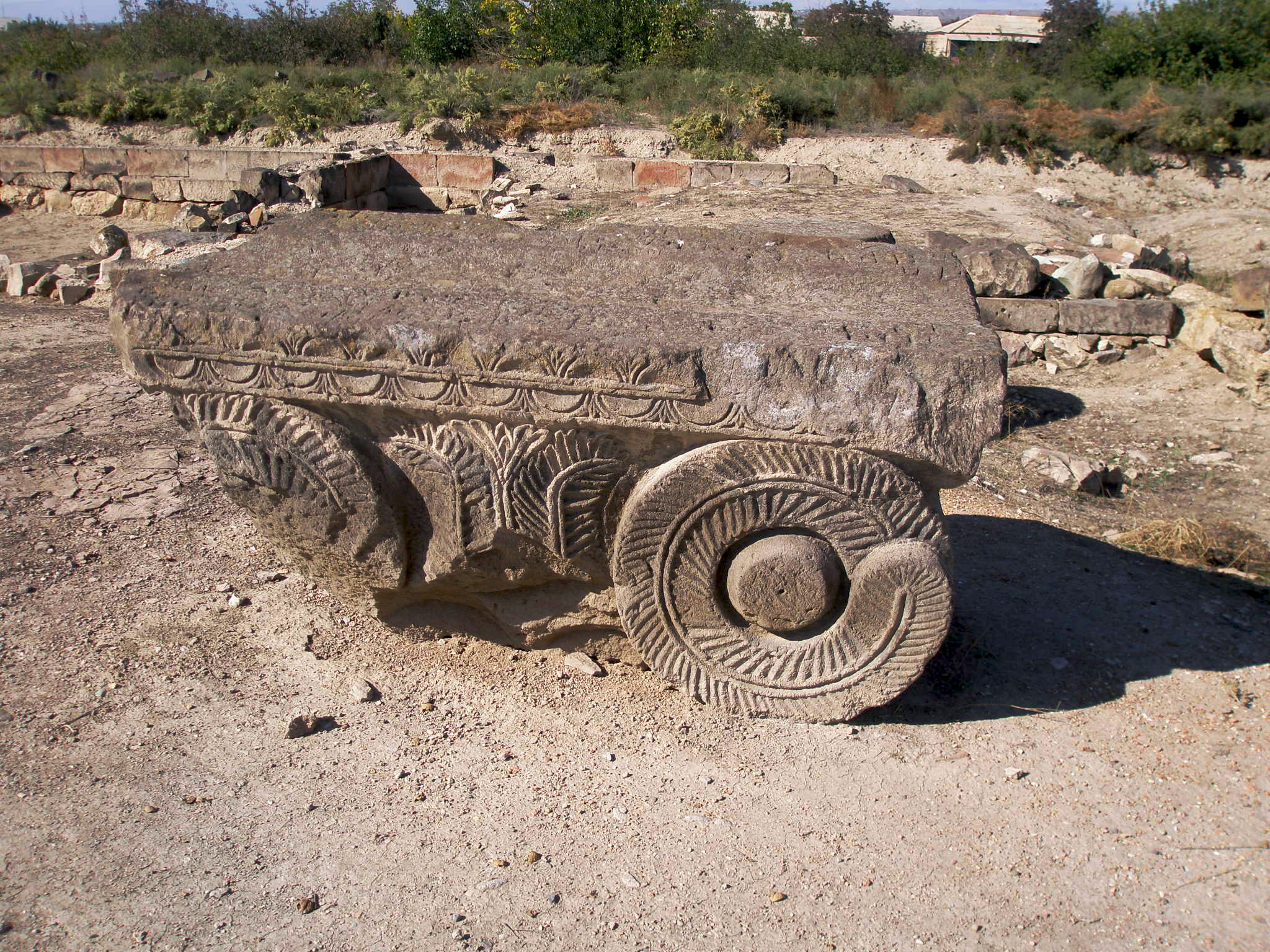 Column Capital, Cathedral of Dvin (by Travis K. Witt, CC BY-SA)