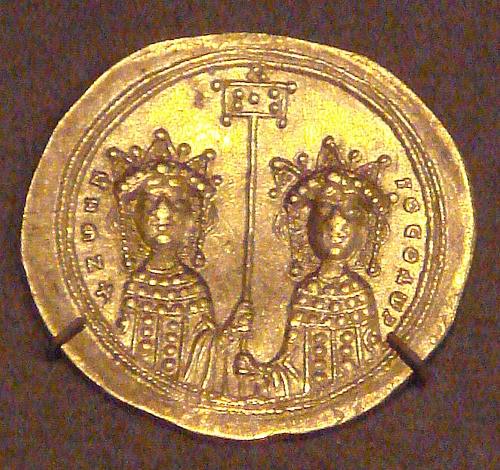 Gold Coin depicting Zoe and Theodora