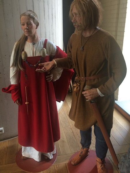 traditional viking clothing