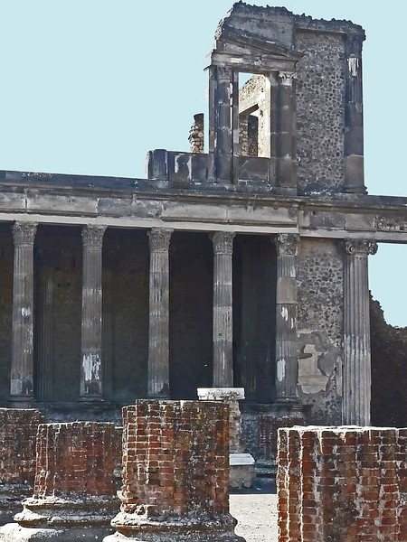 Basilica, Pompeii (by Mary Harrsch, CC BY-SA)