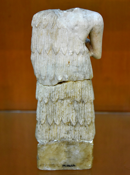 Statue of a Sumerian Female from Khafajah [Rear View]