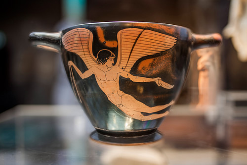 Red-Figure Cup with Eros Figure (by Ruedi Habegger, Copyright) Red-Figure Cup with Eros Figure (by Ruedi Habegger, Copyright)