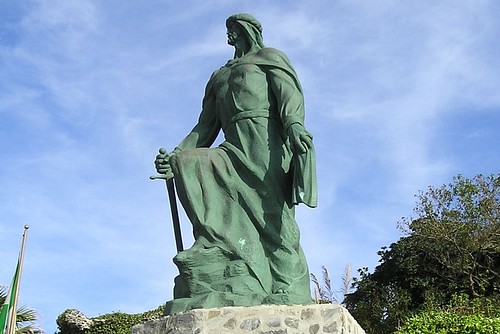 Statue of Abd al-Rahman I (by NoelWalley, CC BY-SA)