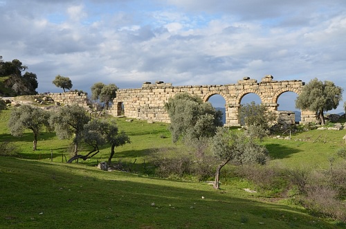 Aqueduct of Alinda