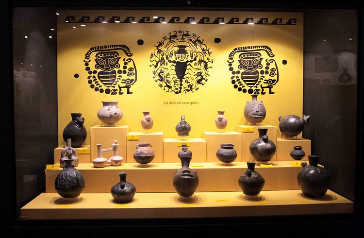Display of Pre-Inca Pots