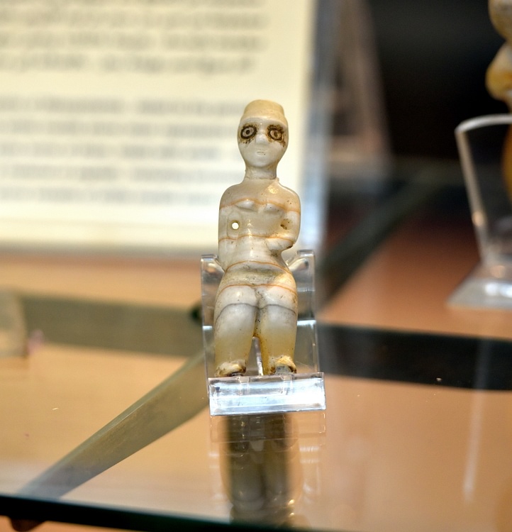 Figurine from Tell es-Sawwan