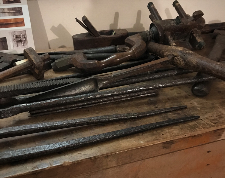 Hand Tools