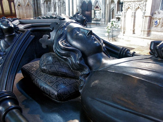 Effigy of Eleanor of Castile, Lincoln Cathedral