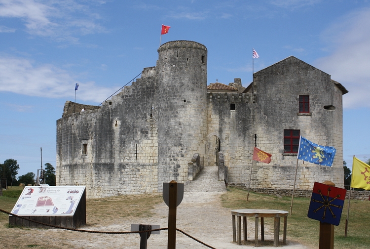 Saint Jean-d'Angle Castle