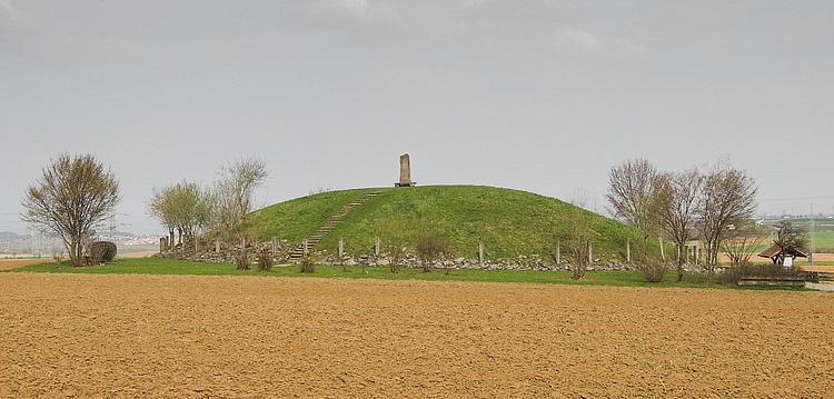 Reconstruction of the Celtic Hochdorf Burial Mound