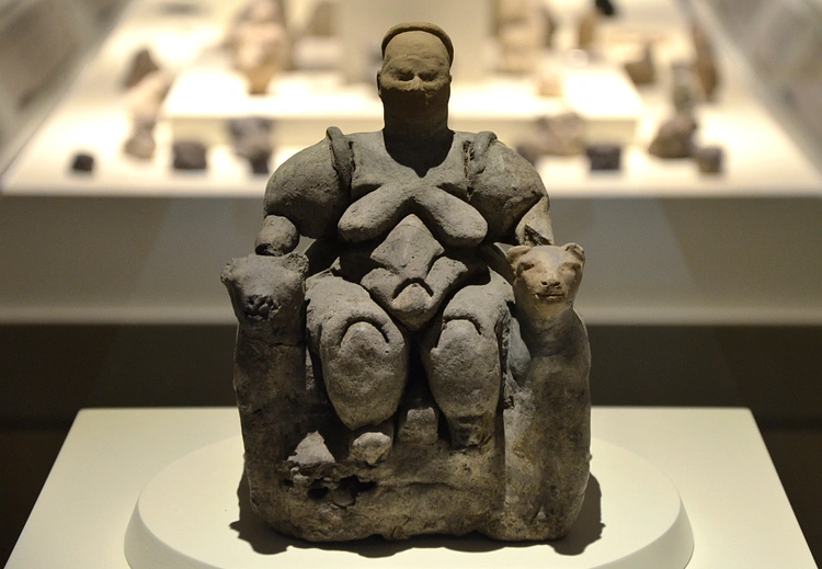 Seated Woman of Çatalhöyük The statuette "Seated Woman of Çatalhöyük" is generally thought to depict a goddess (Museum of Anatolian Civilizations in Ankara, Turkey)