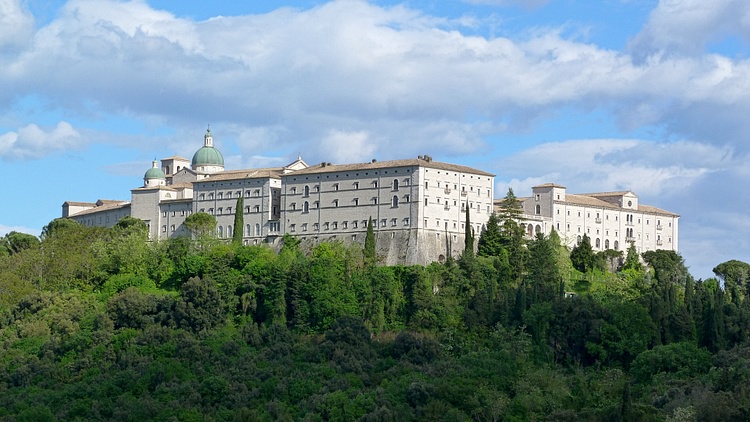 Thomas Aquinas kimdir 6 Mitolojiler.com Monte Cassino Abbey