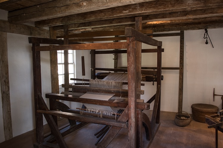 Colonial American Loom, Mount Vernon