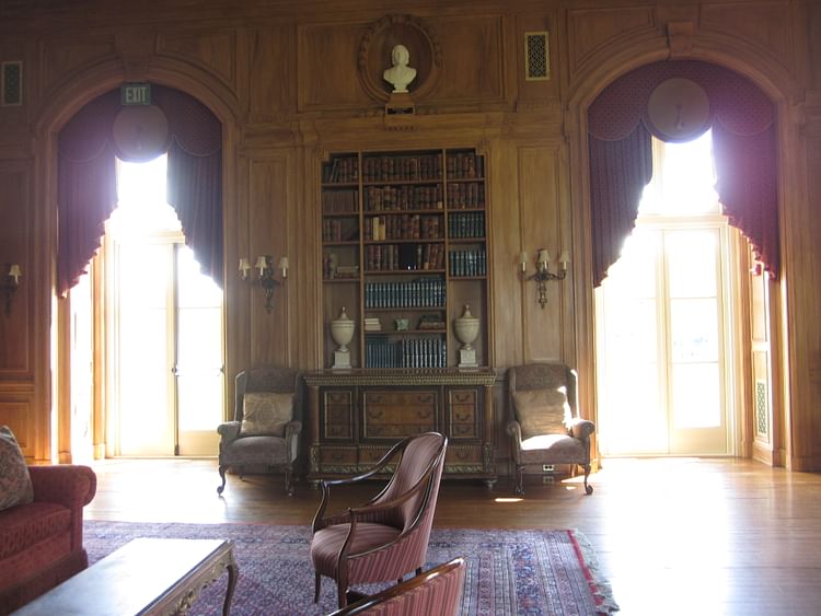 Oheka Castle Library