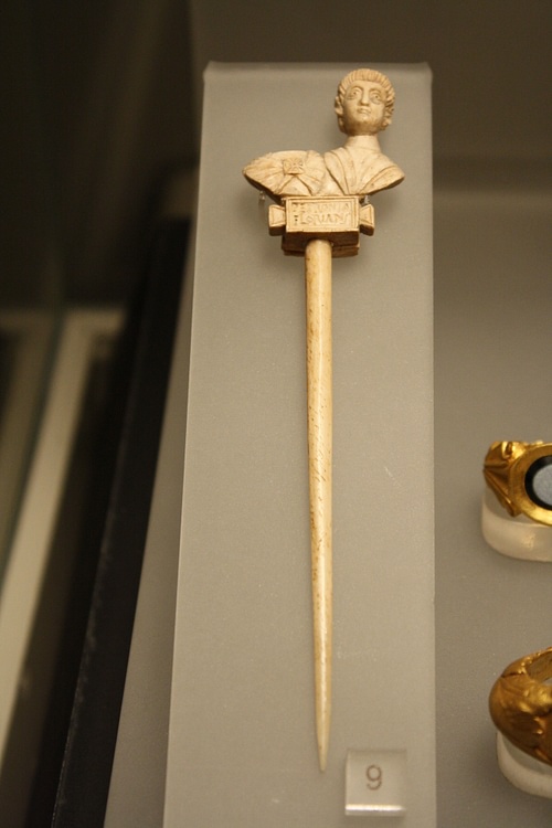 Roman Hairpin