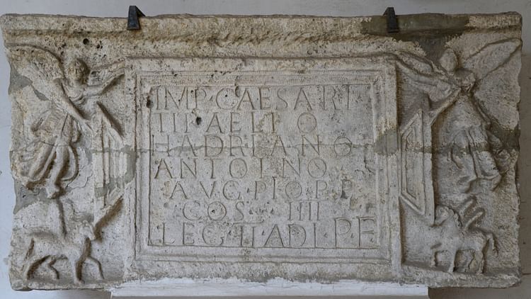 Dedication of Legio II Adiutrix to Antoninus Pius