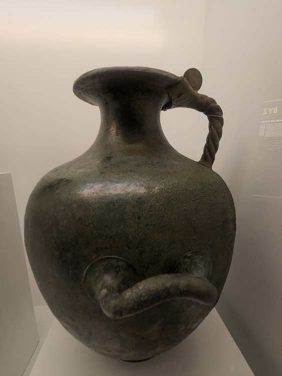 Hydria (4th century BCE)