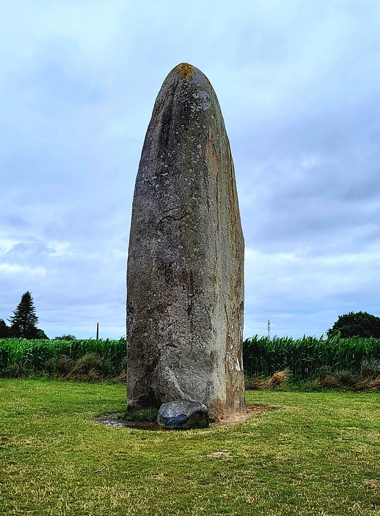 Champ Dolent Menhir