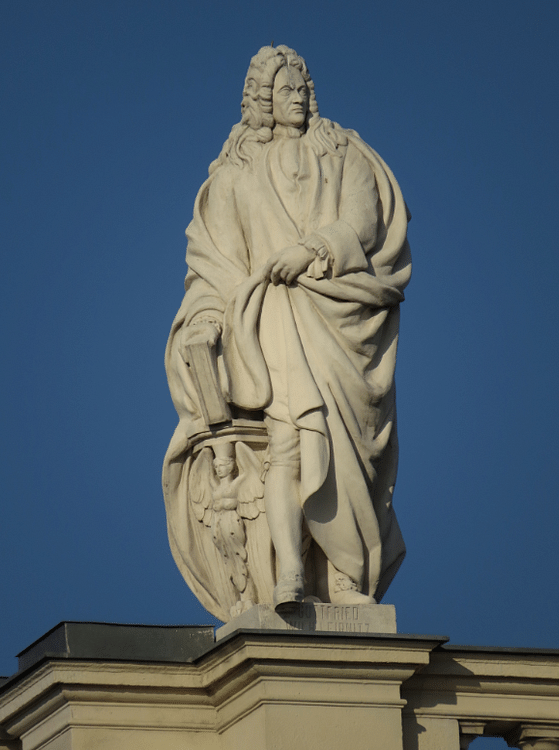 Statue of Gottfried Wilhelm Leibniz
