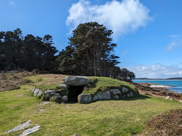 Upper Innisidgen Burial Chamber