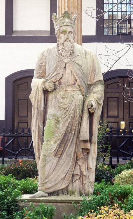 Alfred the Great Statue, London
