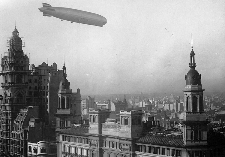 Graf Zeppelin over Buenos Aires