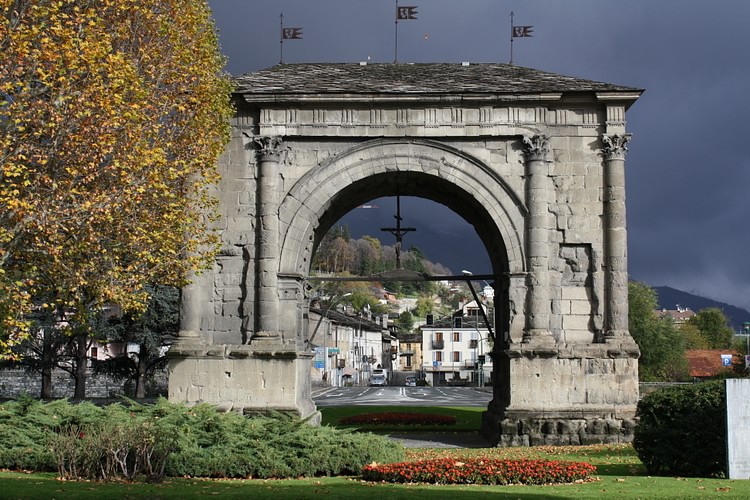 Arch of Augustus, Aosta