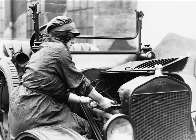 Woman Mechanic, WRAF