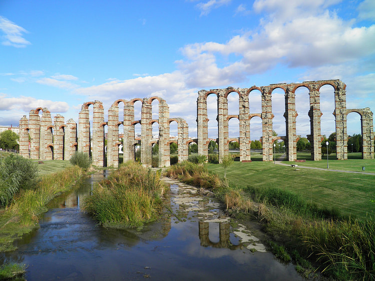 Los Milagros Aqueduct, Mérida