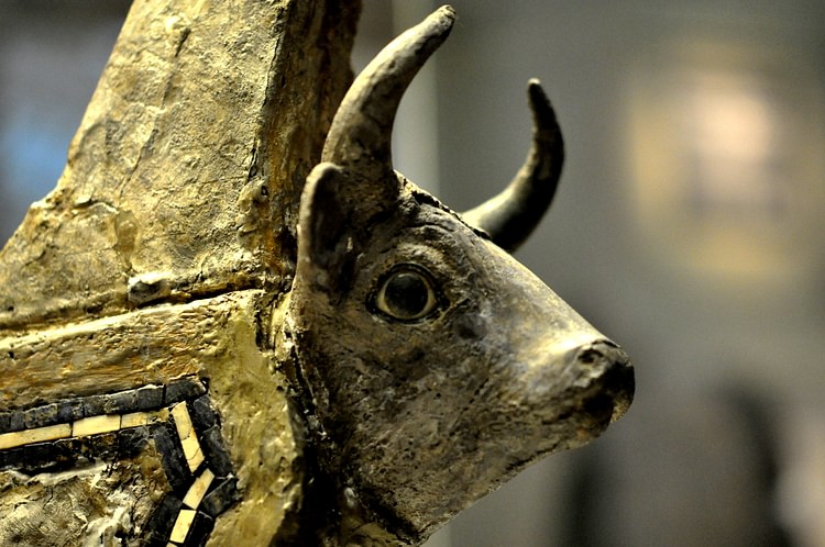 Cow's Head Detail, Silver Lyre, Ur