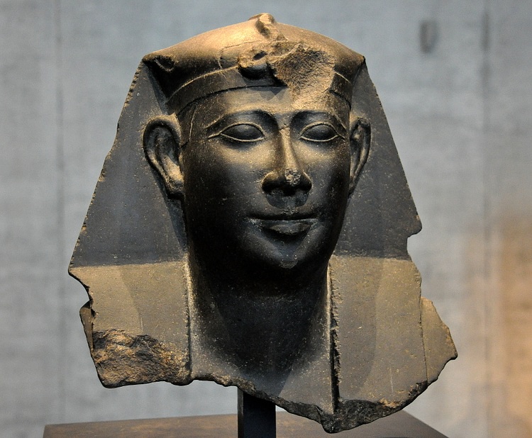 Egyptian Royal Statue