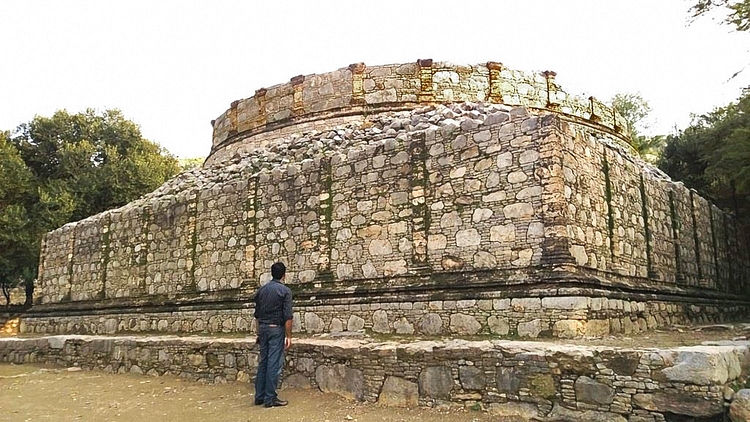 Mohra Moradu Stupa