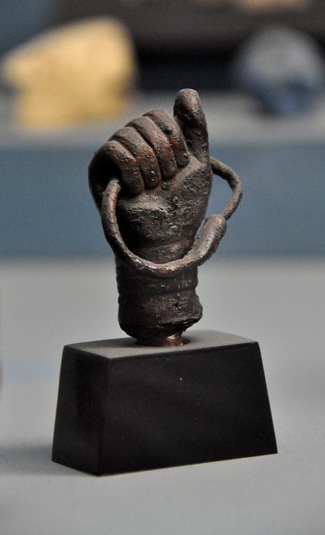 Hand and Ring