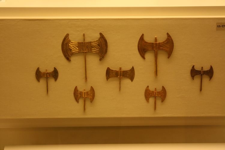 Minoan Double Axes