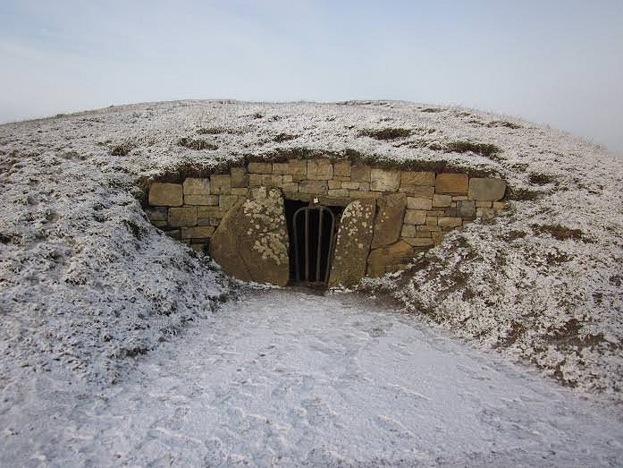 Mound of the Hostages, Hill of Tara